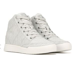 Brand New Roxy Women's Camy Wedge Sneaker Sz 7